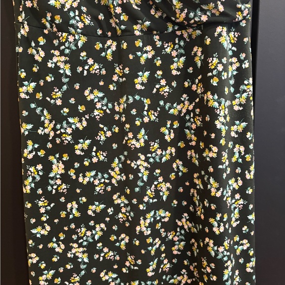 Ann Taylor LOFT Wildflower Flutter Wrap Dress Size 8 Floral Print - Picture 5 of 8